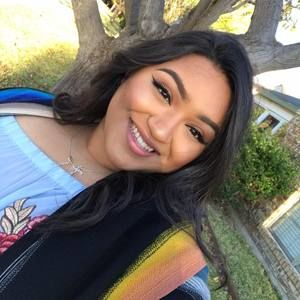 Meet your Posher, Zaida